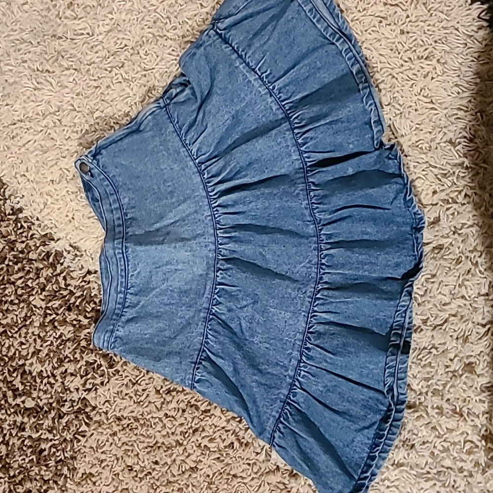 Girls size 14 tiered Jean denim skirt, size button and zip